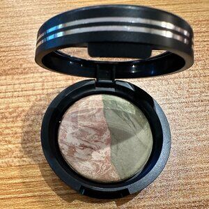 Laura Geller Marble Matte Baked Shadow "PEACHES N' CREAM/GREEN TEA"